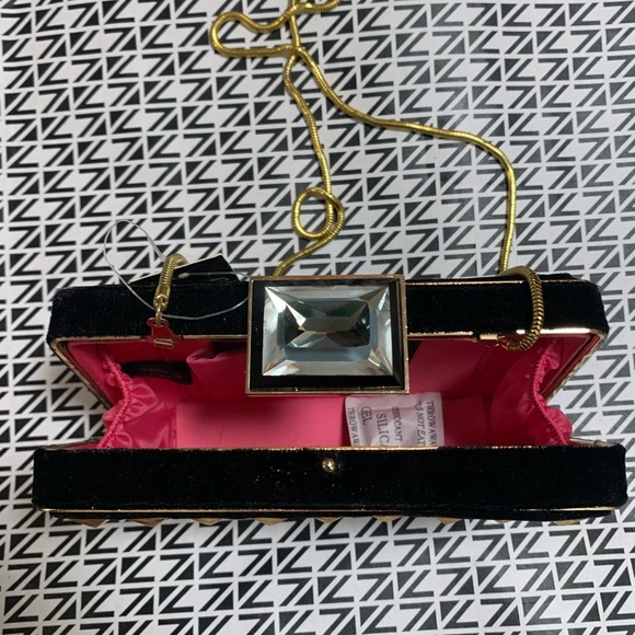 La Sera By Franchi Velvet with Gold Grommet Purse - Picture 7 of 9